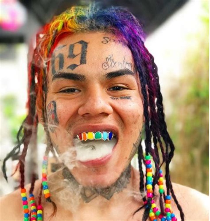Tekashi 6ix9ine Not Safe In Jail After Snitching, Says Gang Expert – Hollywood Life